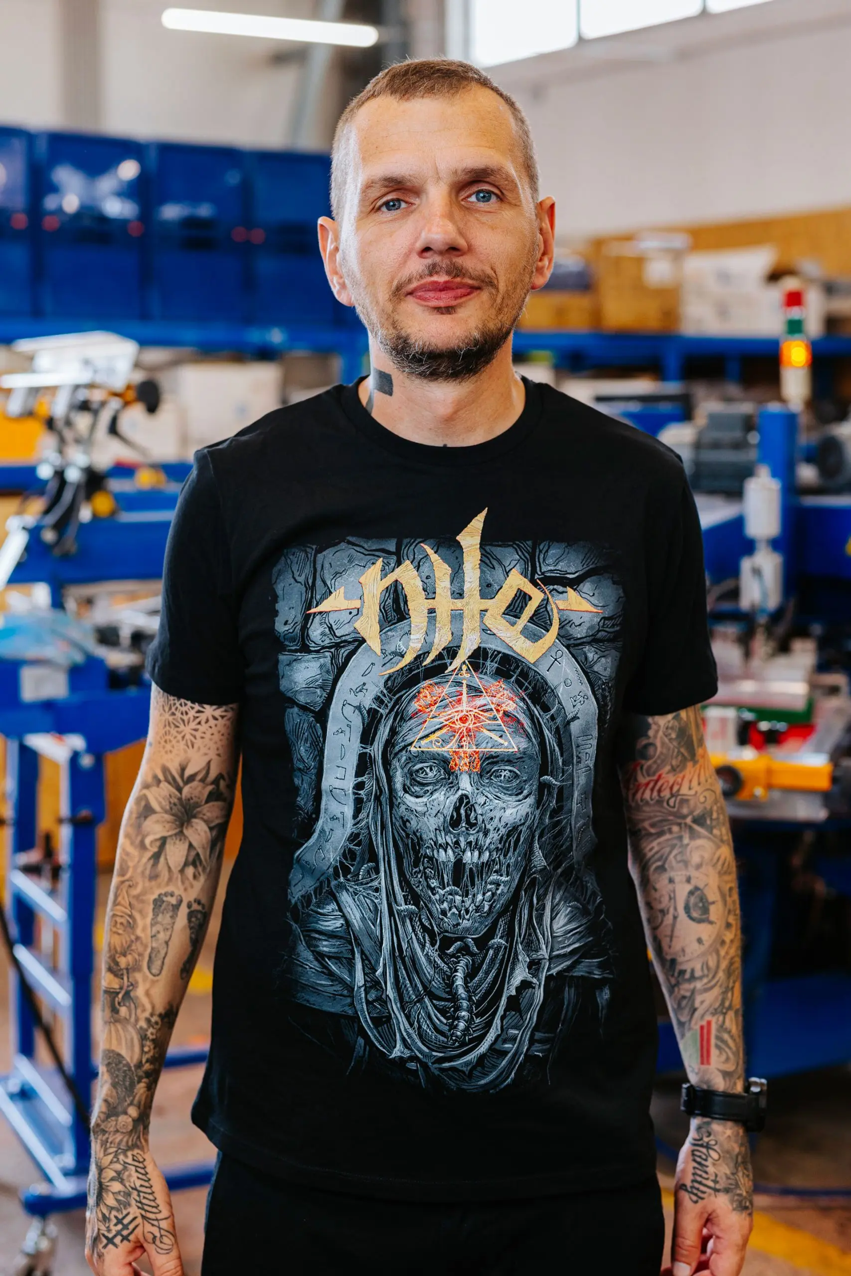 NHE Band Merchandise T-Shirt mit individuellem siebgedruckten Artwork